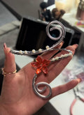 Bracciale minimal con perline e fiore