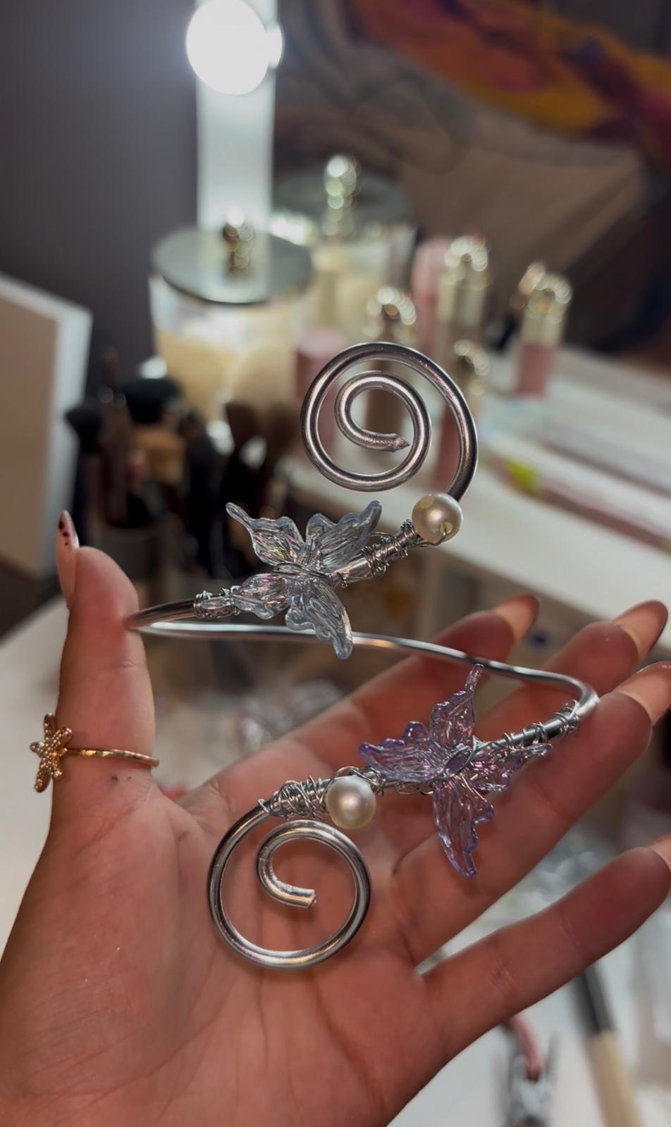 Bracciale con farfalle e perle